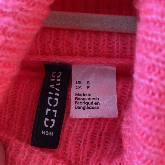 hot pink H&M sweater - Picture 2 of 3